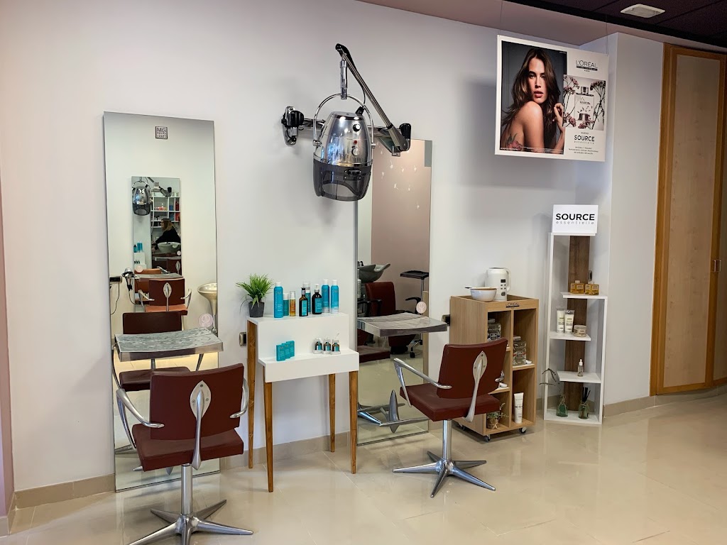 Pilar Ferrer Peluqueria y Estetica Moncada — Interior