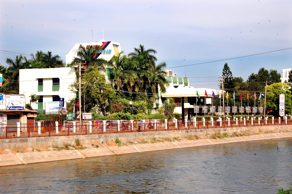 Hotel Parisutham