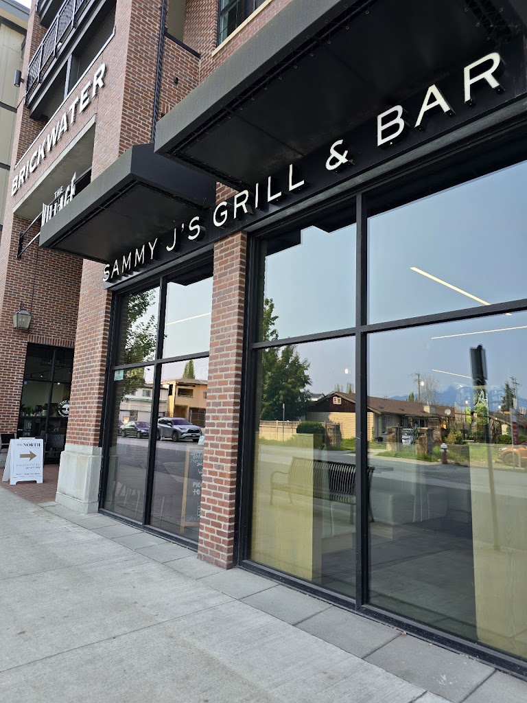 Bar & grill in Maple-Ridge