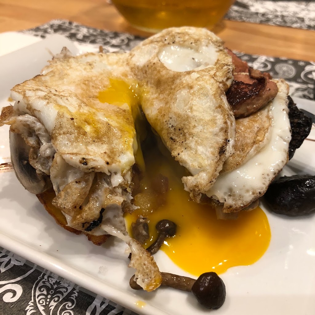 El Cafe de Carmela — Comida y bebida