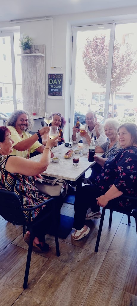 Llorens Cafe Bar — Ambiente