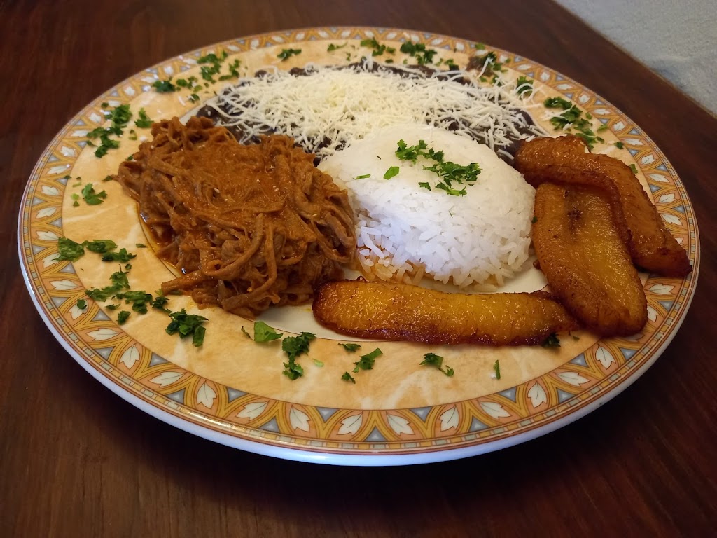 Restaurante Jacky's — Comida y bebida