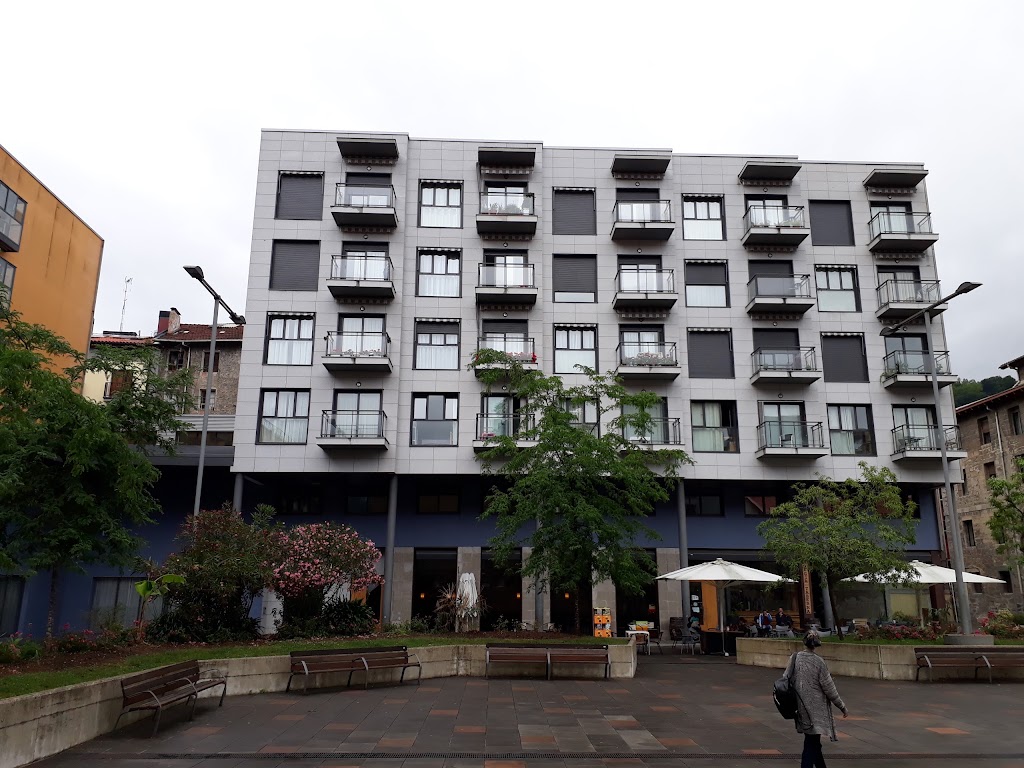 Complejo Asistencial Uzturre - Residencia San Cosme y San Damian — Exterior