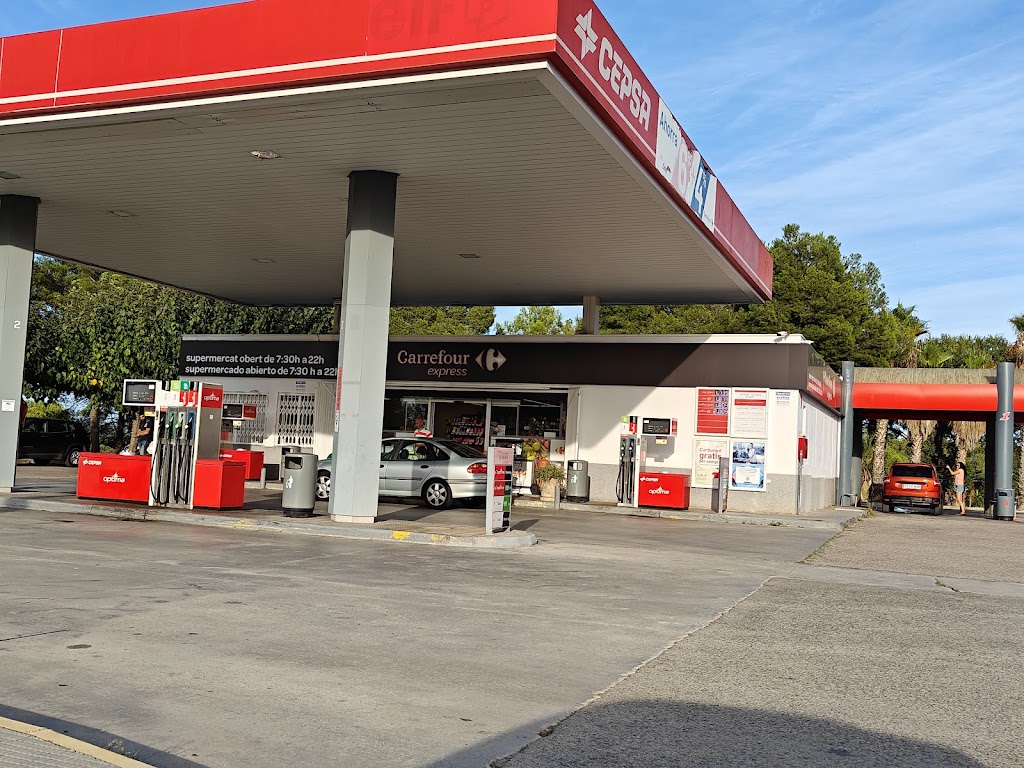 Estacion de servicio Cepsa — Surtidor de combustible