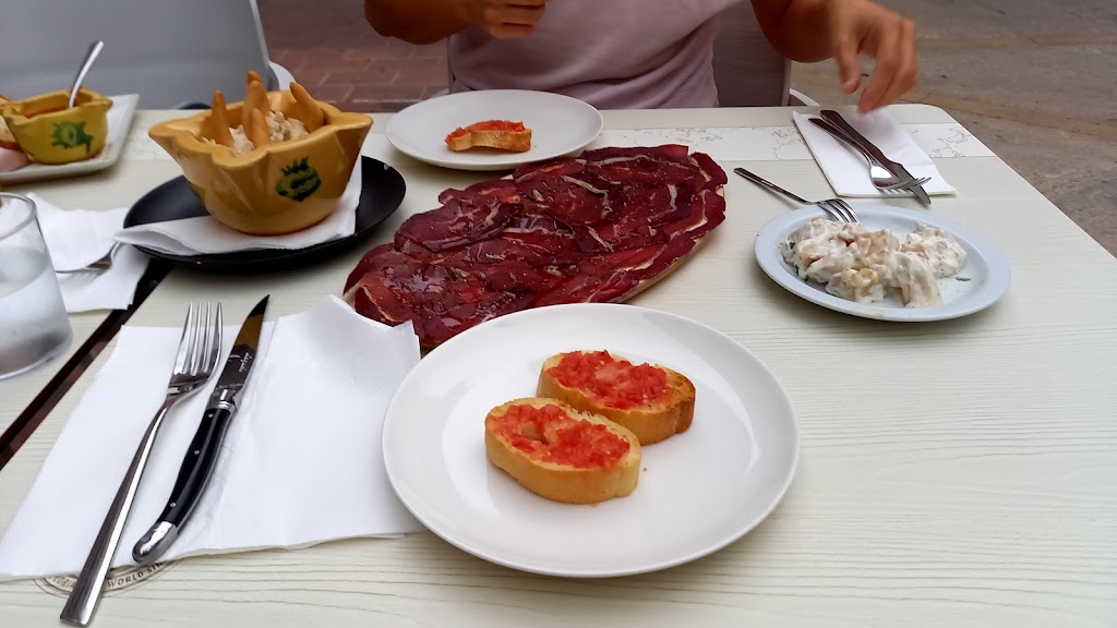 Burladero de Cha Sisco — Comida y bebida
