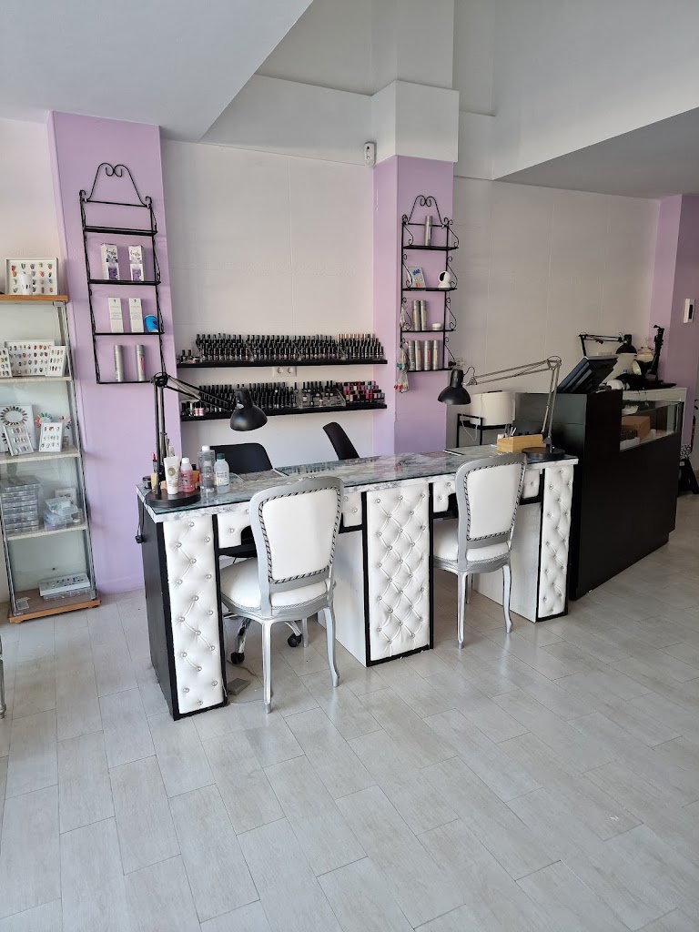 Mayeily Nails — Interior