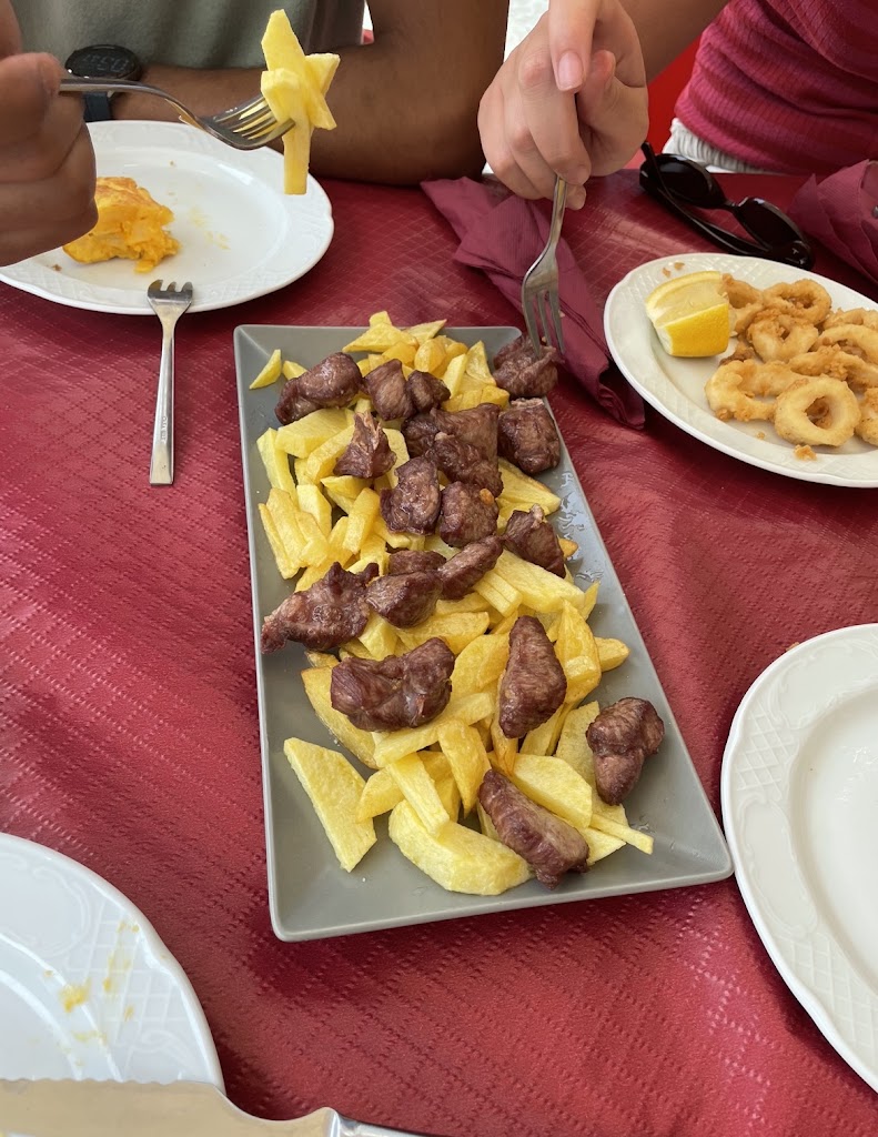Bar O Pincho — Comida y bebida