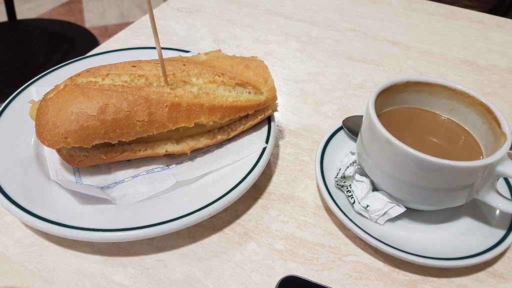 BarAvenida — Comida y bebida
