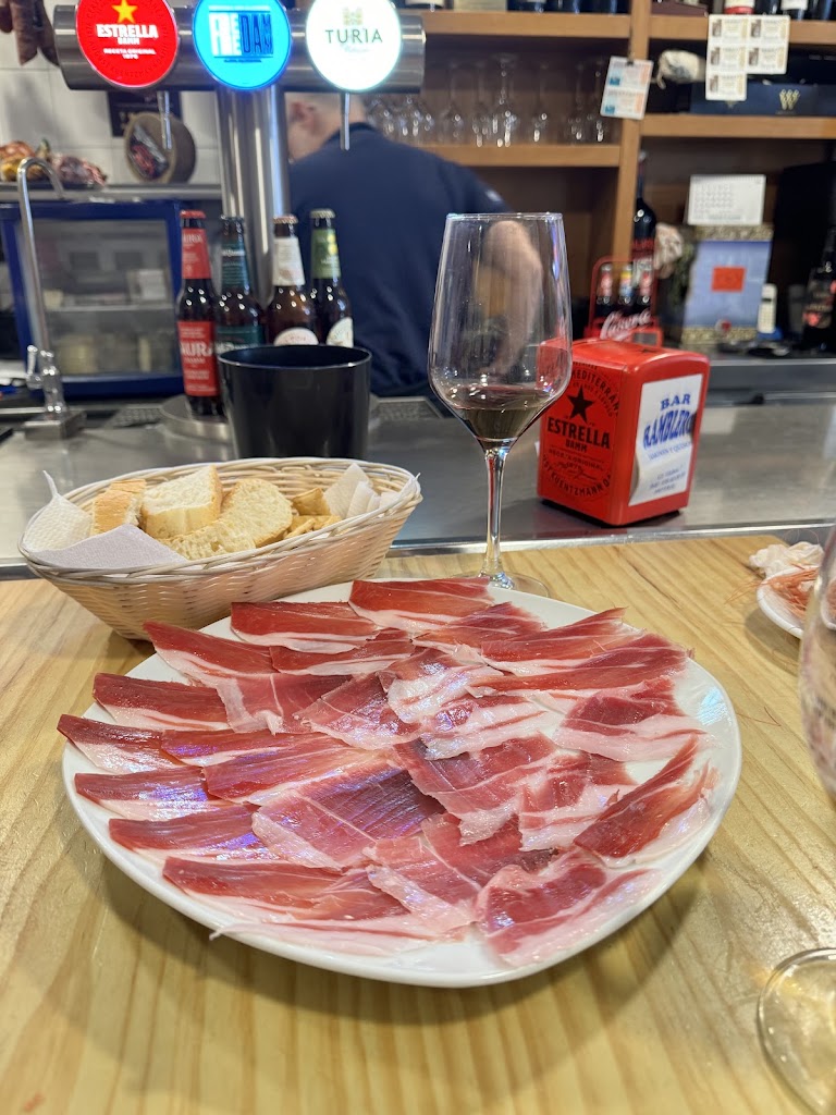 Bar "Ramblero" — Comida y bebida