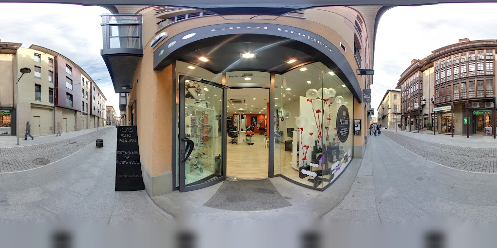 Carol Bruguera — Exterior