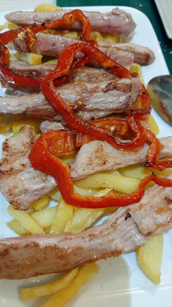 D' Tapas bar & cafe — Comida y bebida