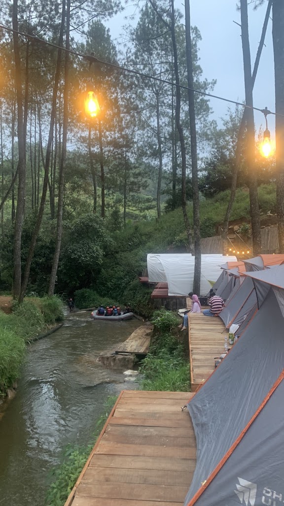 Tepian Pinus Glamping