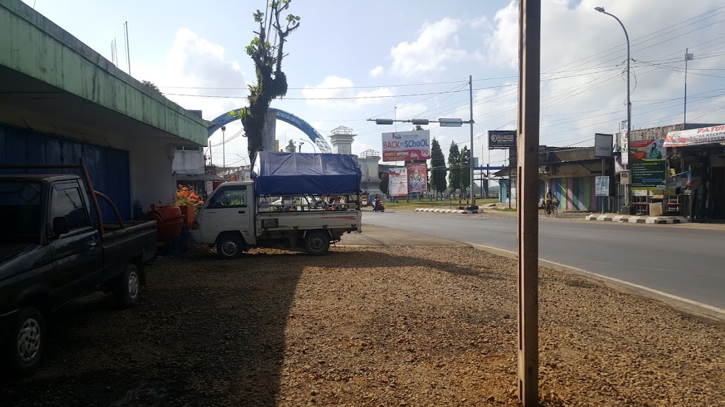 bengkel dan spare part mobil lima motor