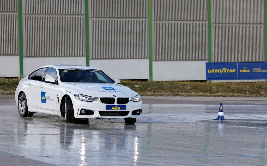 Escuela RACE de Conduccion