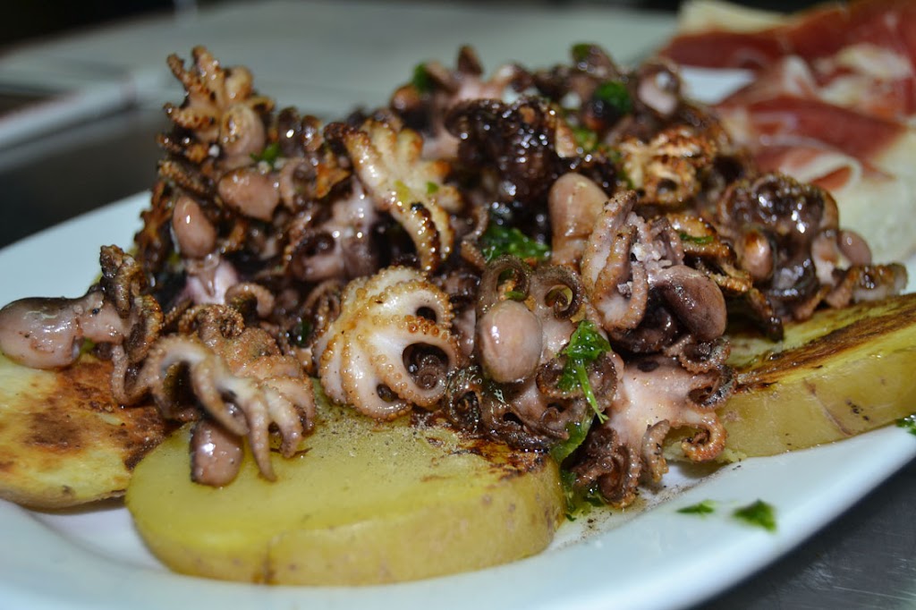 Montellano — Comida y bebida