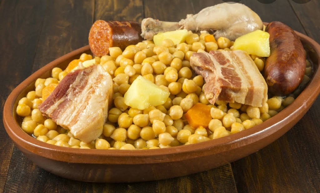 Bar Restaurante Poto — Comida y bebida