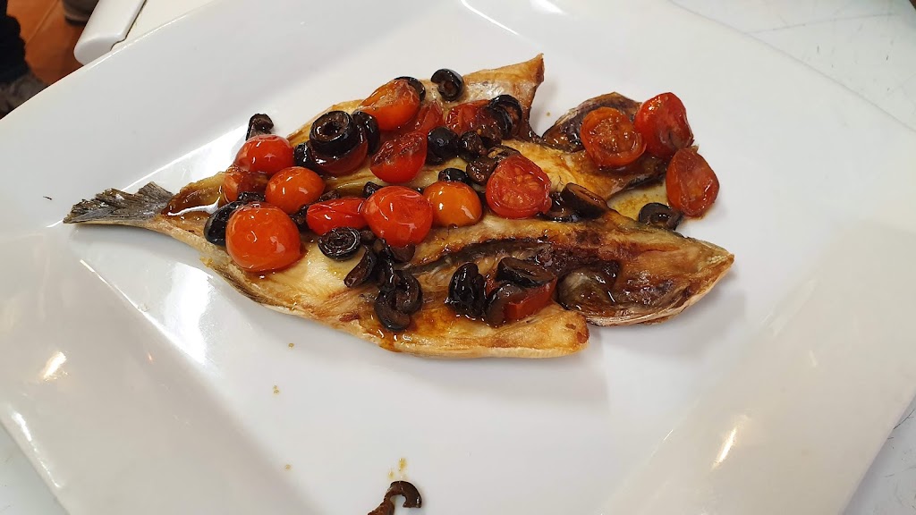 CAFETERIA RESTAURANTE LOS MOLINOS — Comida y bebida