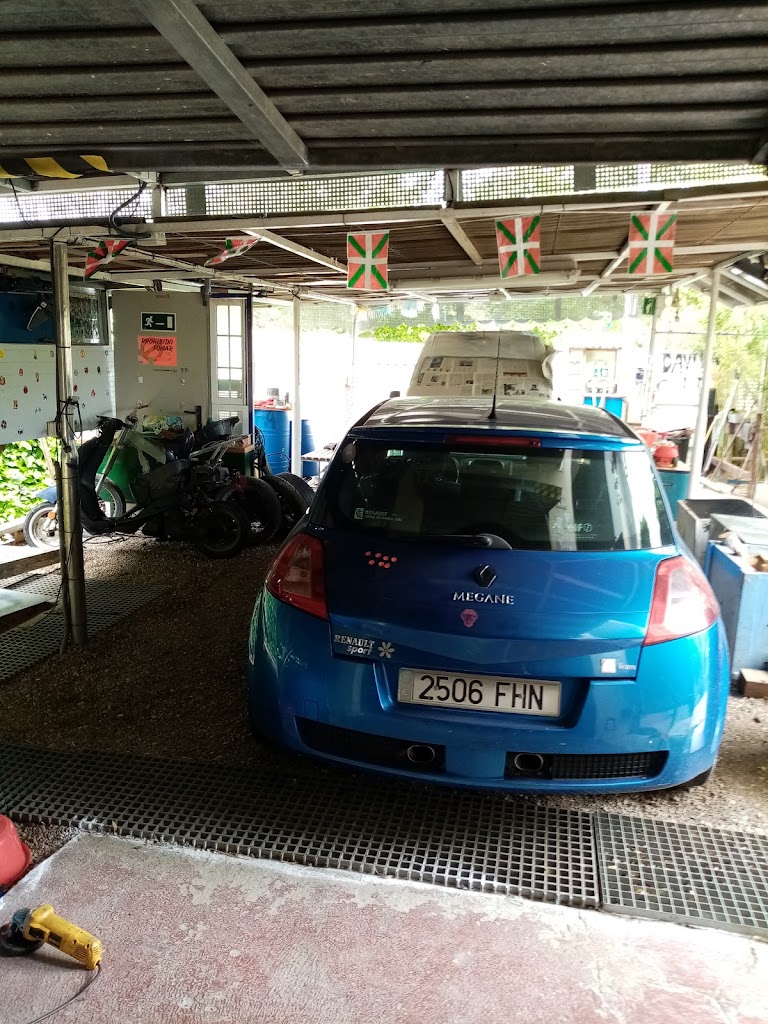 RACC Autoescola Cornella — Automovil