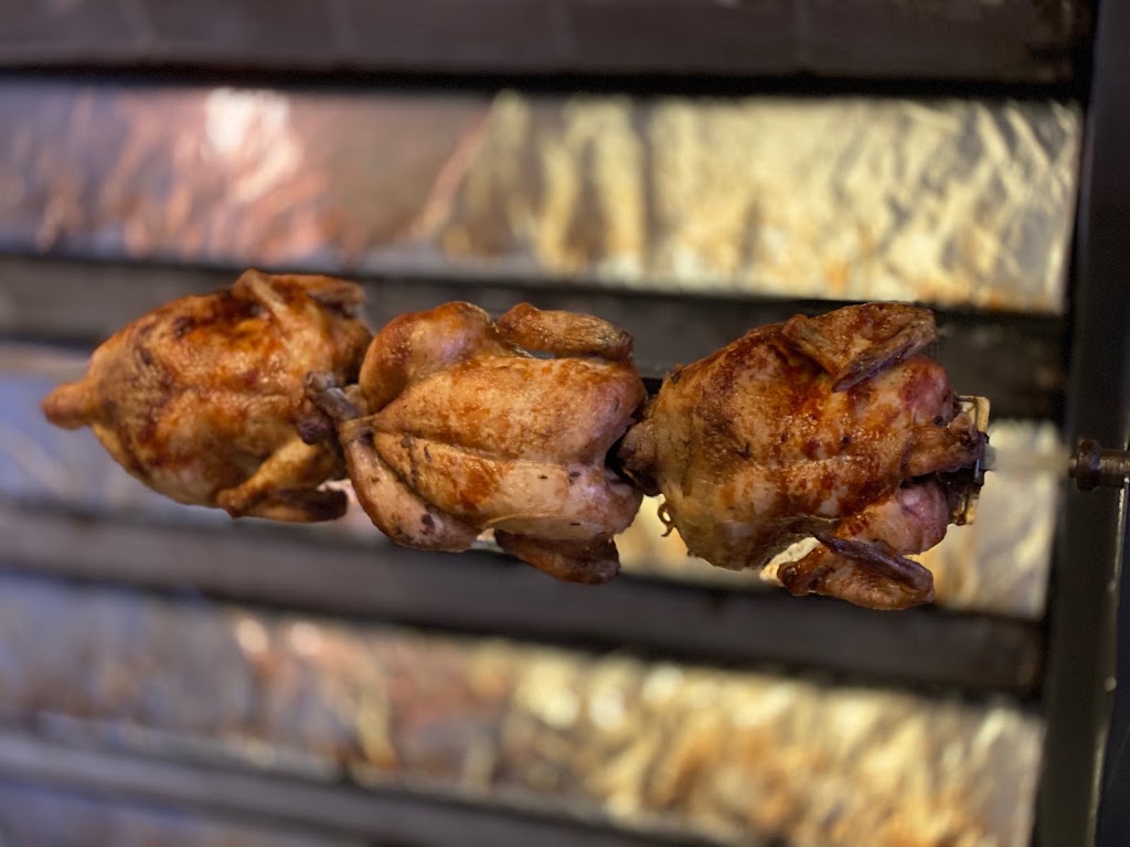 Rincon del Pollo — Comida y bebida