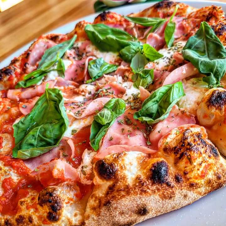 Il Faro Ristorante Pizzeria — Comida y bebida