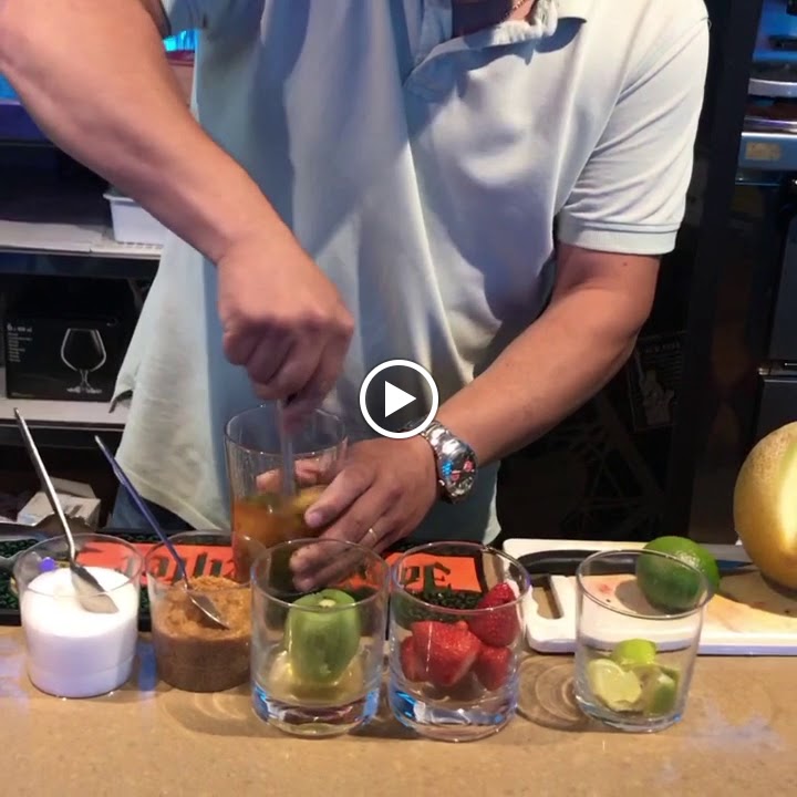 Burger Le Monde — Videos