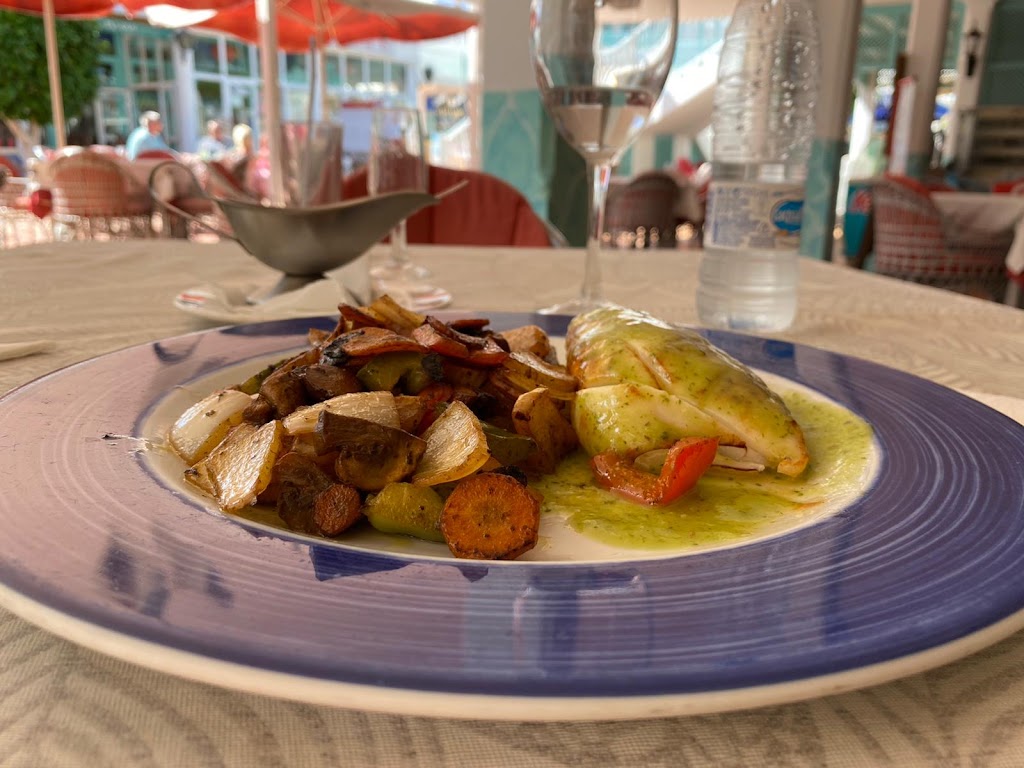 Timbayba — Comida y bebida