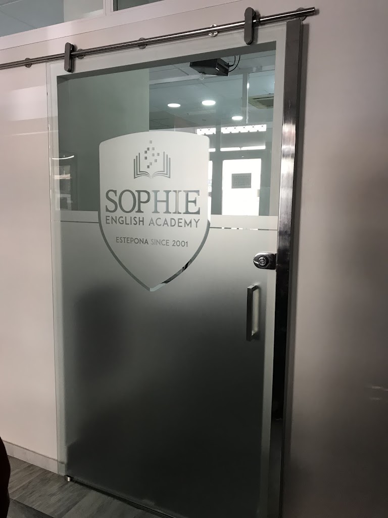 Ingles Estepona - Sophie — Del propietario