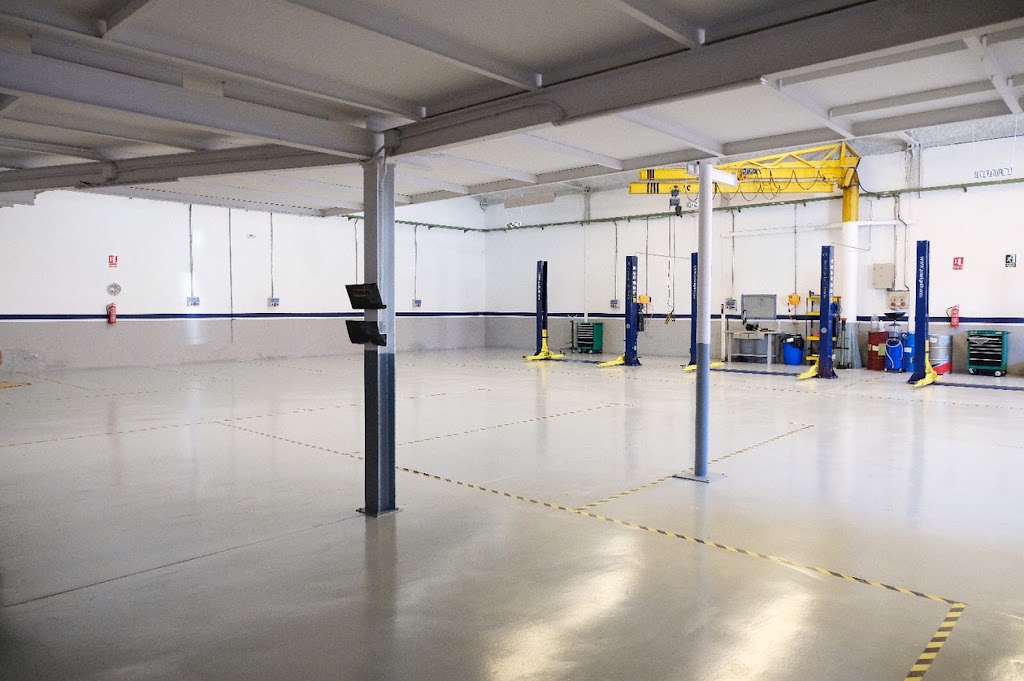 taller mecanico danicars — Interior