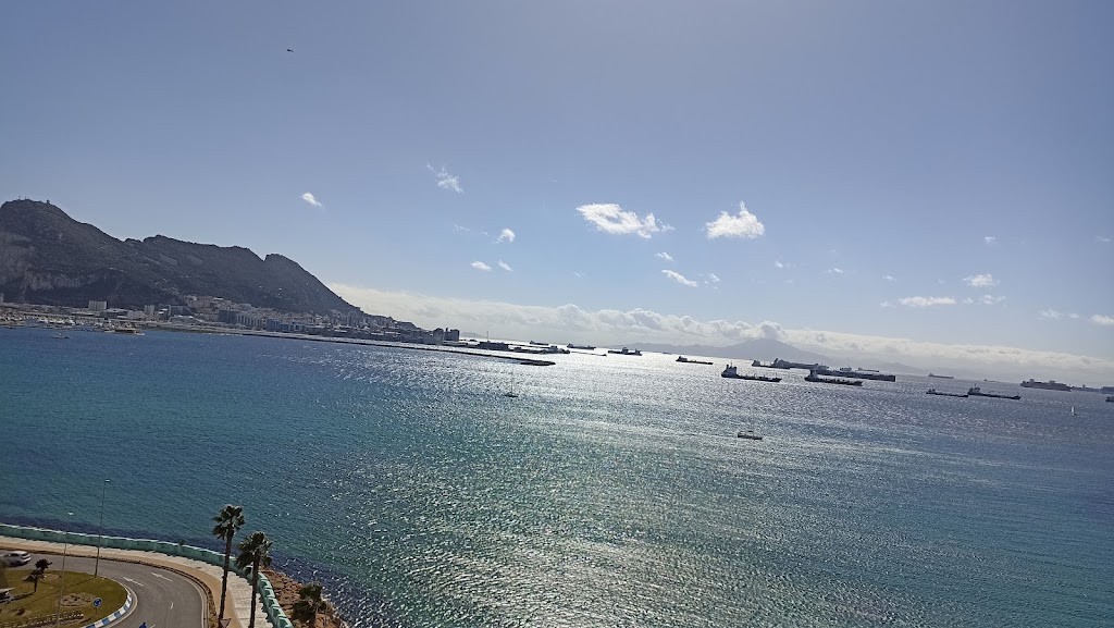 Parking Publico Edificio Rocamar