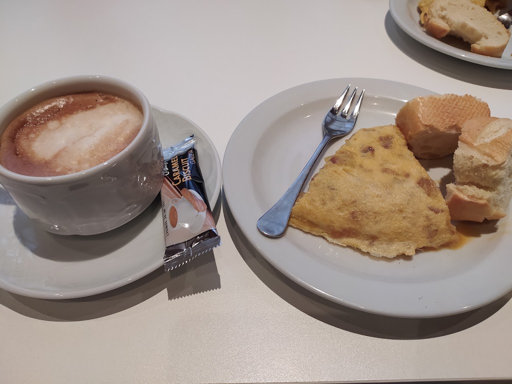 La Selecta. Cafeteria — Comida y bebida