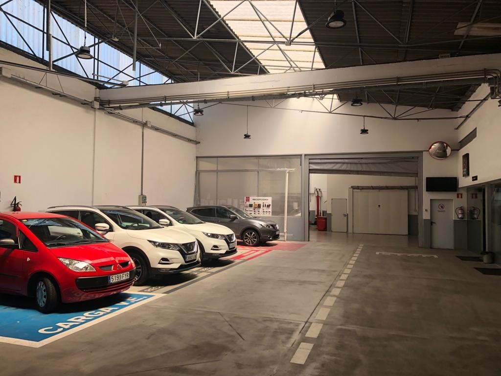 Nissan | Blendio Parayas — Interior