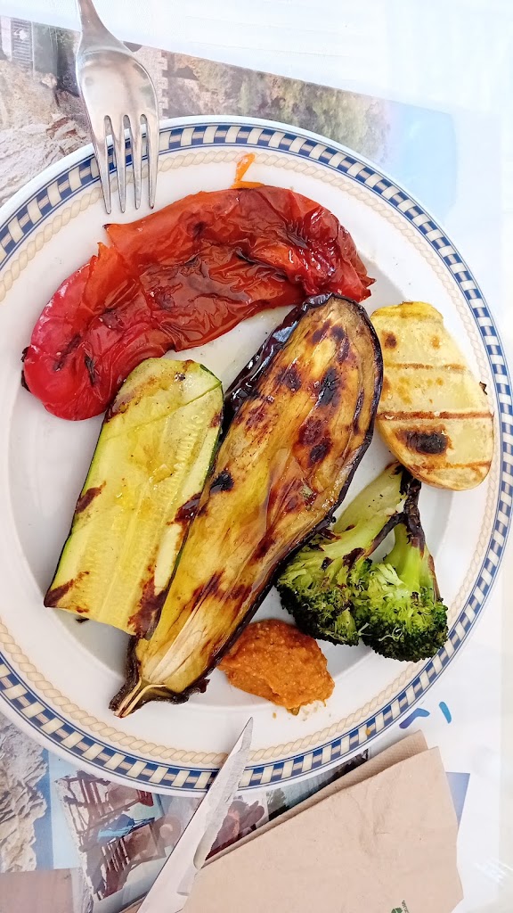 La Brasa Sant Cugat del Valles — Comida y bebida