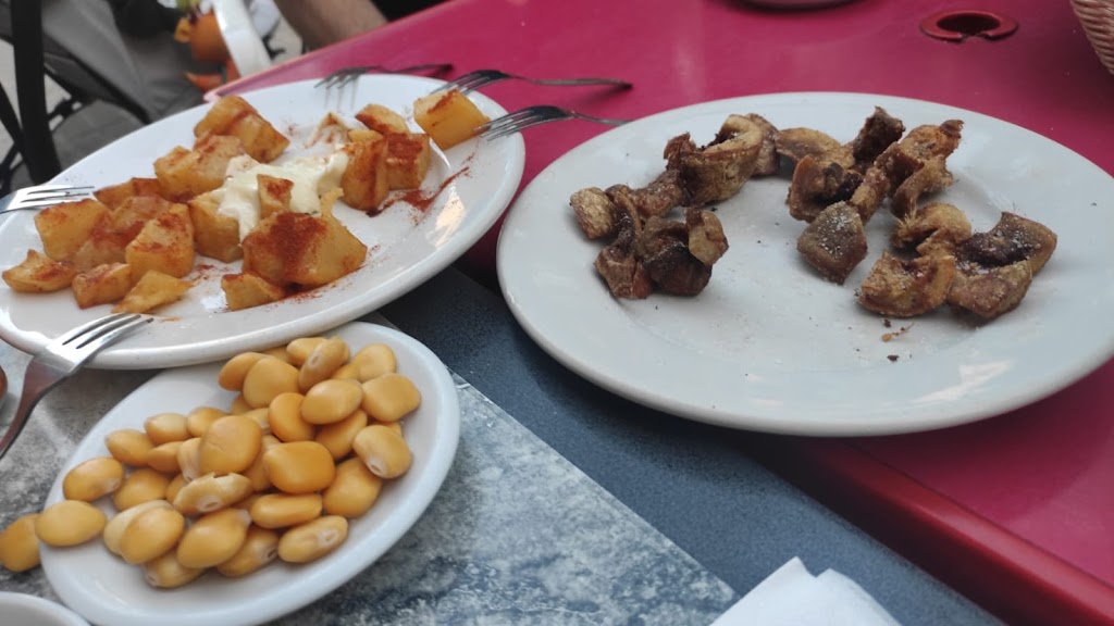 Bar Plaza Jardin — Comida y bebida