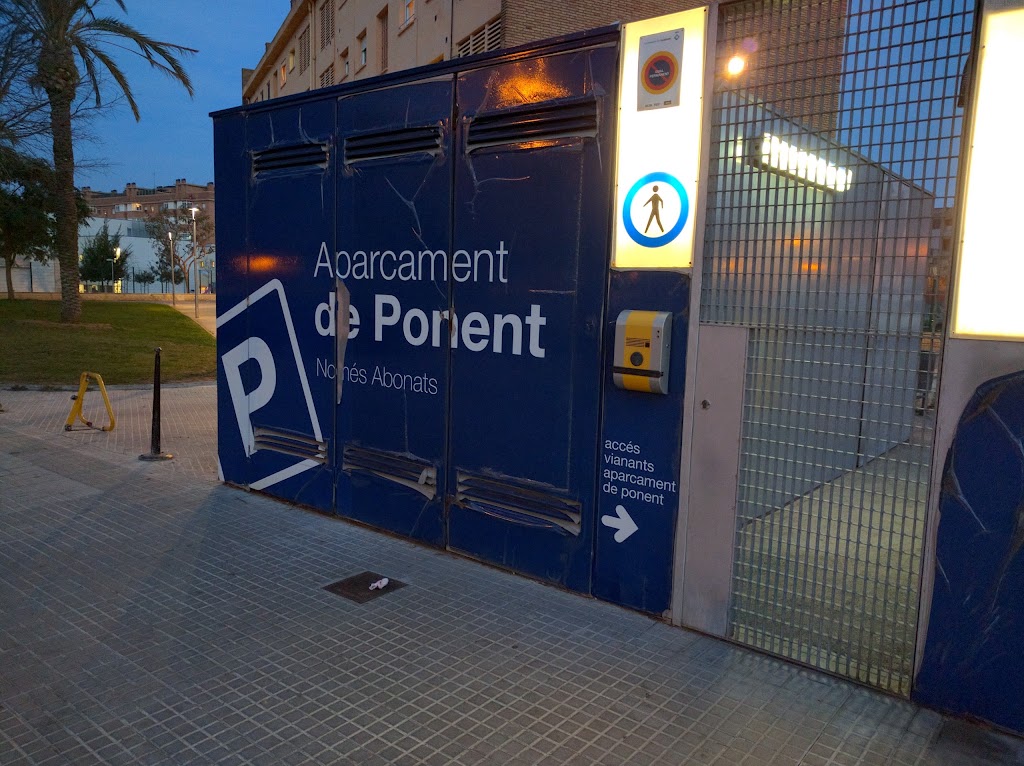 Aparcamiento De Ponent Viladecans — Signo