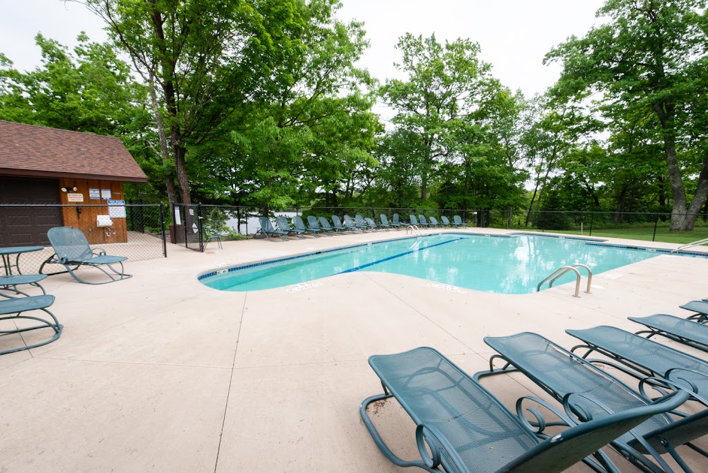  Lakewoods Resort & Golf