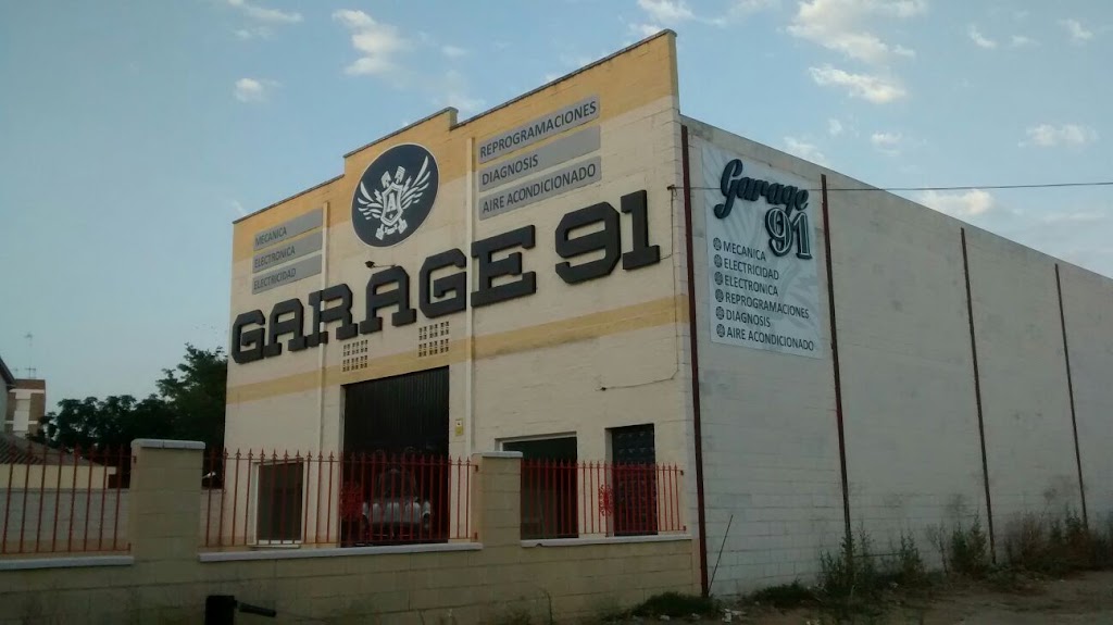 Garage 91 — Exterior
