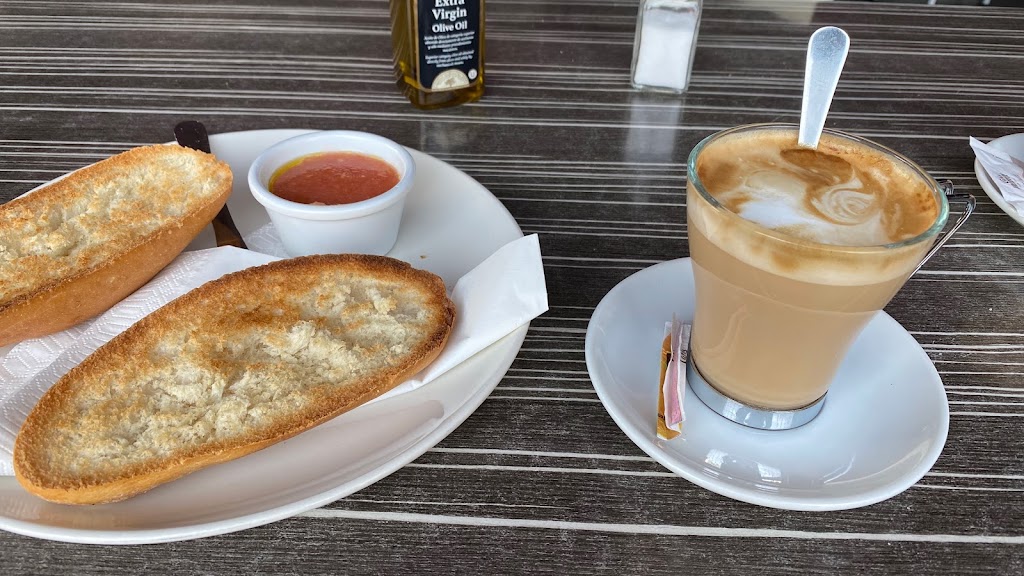 +QUE CAFE. — Comida y bebida