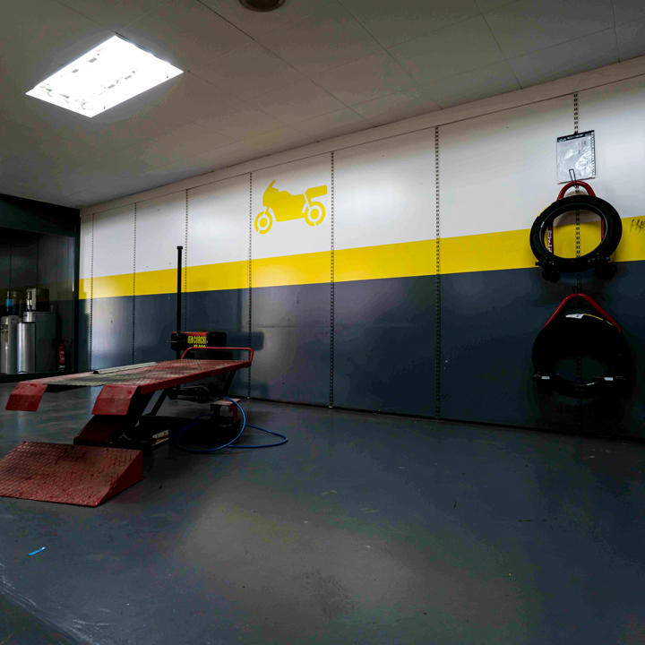 Rodi Motor Services — Interior