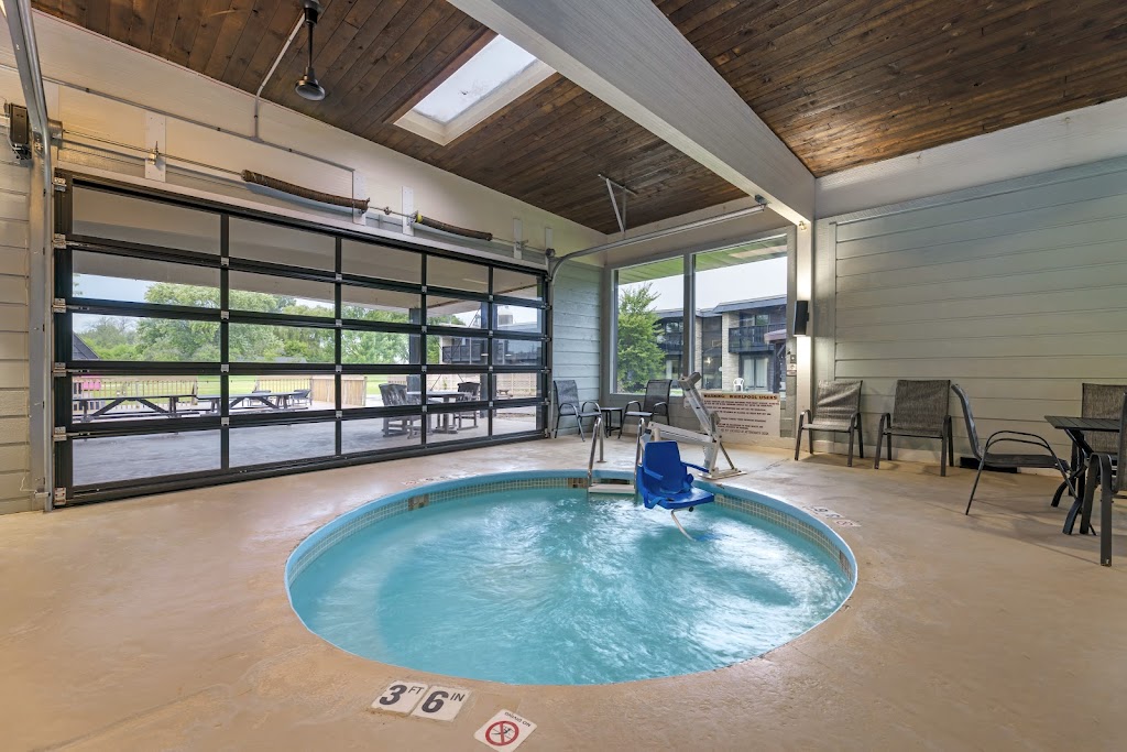  Fairway Inn & Suites