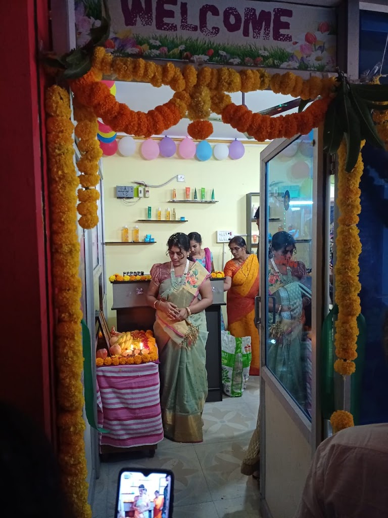 The Royal Unisex Salon Spa