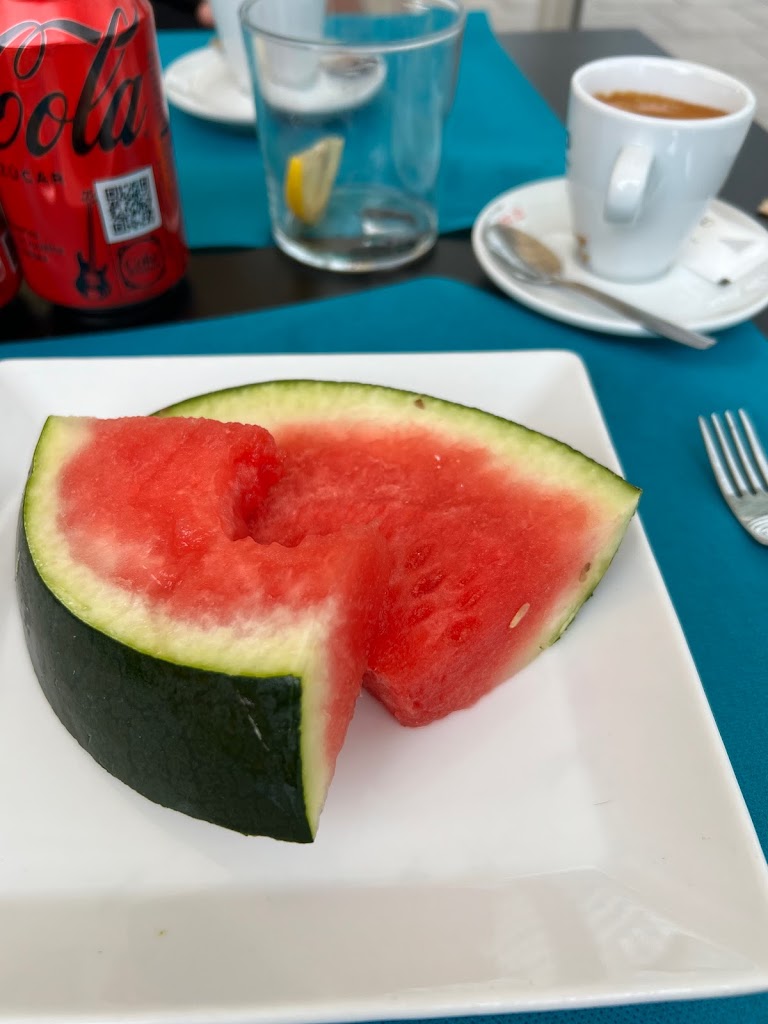 El Gust - Bar Restaurant — Cafe