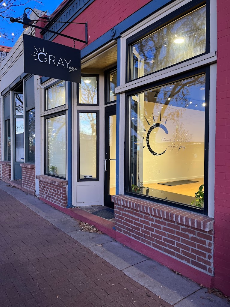  Gray Yoga