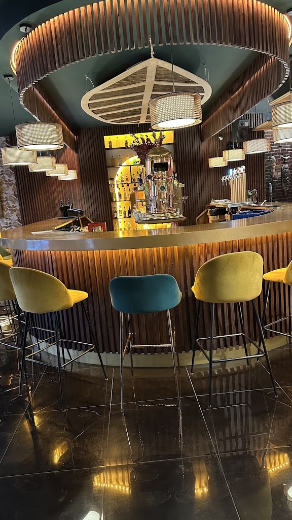 Succo Pizza Bar & BEEF Burger — Ambiente