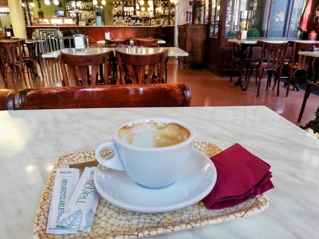 Cafe 1921 — Comida y bebida