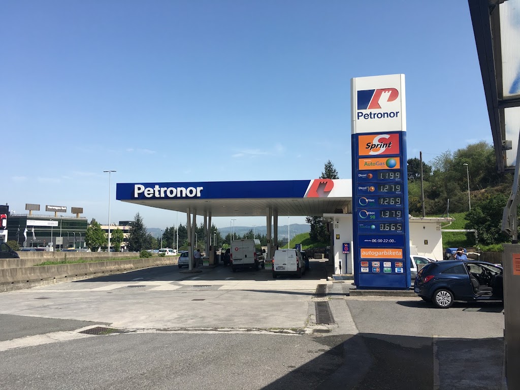 Gasolinera Petronor Enekuri — Estacion de servicio