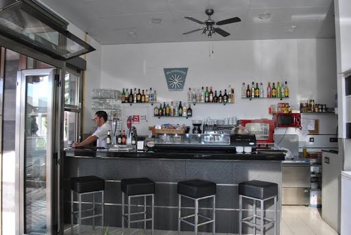 El Picoteo - Cafe Bar Tapas — Ambiente