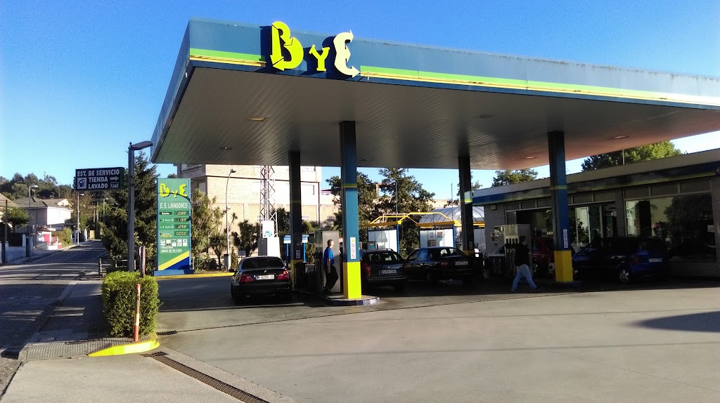 Estacion de servicio ByE — Surtidor de combustible