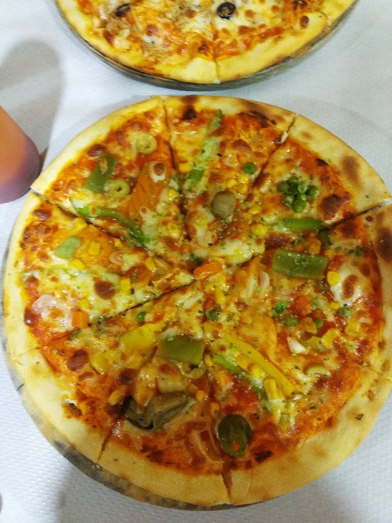 Pizzeria Sole Mio — Comida y bebida