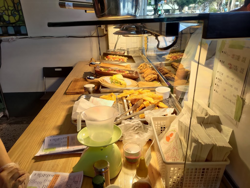 LILI土味情話土耳其美食烤炸物/屏東美食/屏東小吃/屏東必吃/屏東炸物/屏東烤物/屏東晚餐 的照片