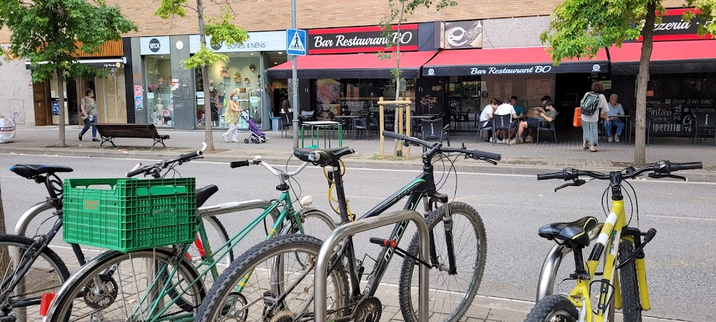 Aparcabicis a carrer Tres Creus